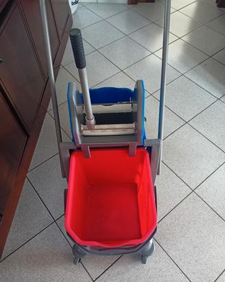 carrello lavapavimenti professionale