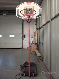 Canestro da basket mobile con tabellone e base