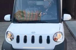 MiniVan Elettrico super pratico per la città