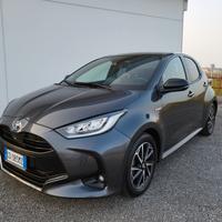 Toyota Yaris 1.5h lounge 