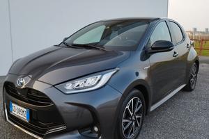 Toyota Yaris 1.5h lounge 