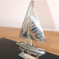 Pregiata Barca a Vela in Argento 