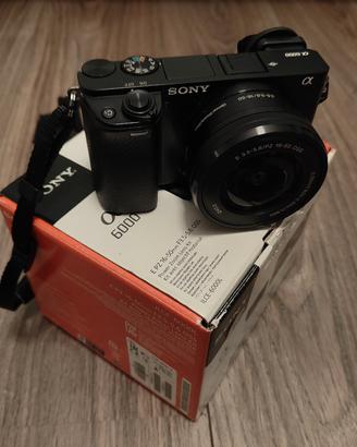 Sony A6000 + obbiettivo E PZ 16 - 50
