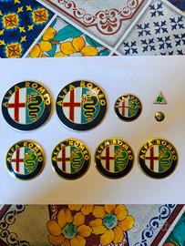 Nuovo Kit Loghi Adesivi Alfa Romeo Dorati 9 pezzi