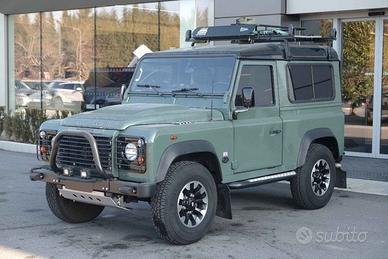 Land Rover Defender 90 2.4 TD4 Station Wagon S