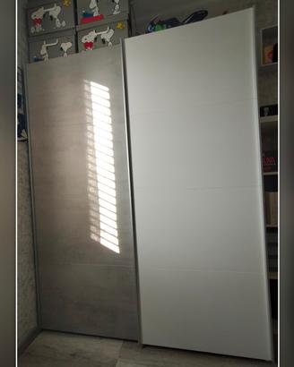 Armadio con ante scorrevoli bianco grigio cemento