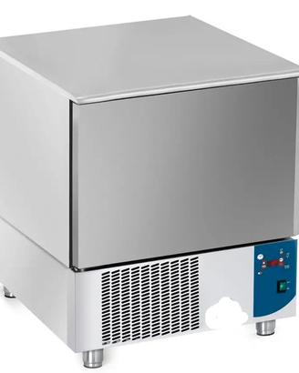 Svendita cucina e attrezzatura di sala