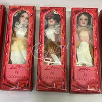 Lotto di 5 bambole decorative in porcellana