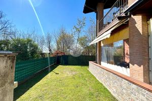 VILLA A SCHIERA D'ANGOLO A BRANDICO