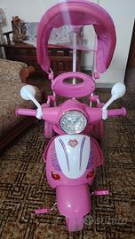 Triciclo vespa con tettuccio