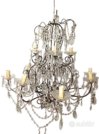 ANTICO LAMPADARIO CON PENDENTI IN VETRO, 900