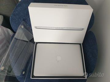 Apple Macbook Pro 13.3 display retina