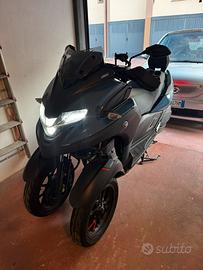 Tricity 300