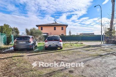 BOX AUTO 14 MQ ALLE BUDRIE - , VERSAT