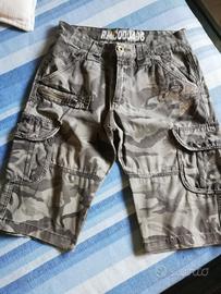 Pantaloni corti tipo militare 