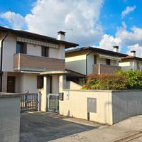 Lestizza, villetta schiera con giardino