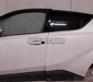 Toyota Ch R porte sportelli disponibile
