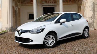 Clio IV 4 pezzi di ricambio