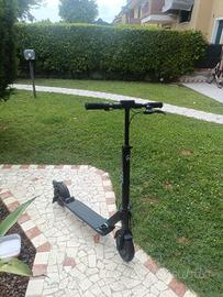 Monopattino elettrico micro Explorer x Mercedes 