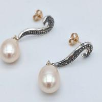 Orecchini oro 9 kt con perla e diamanti