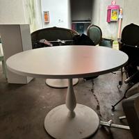 Tavolo con Base in ghisa