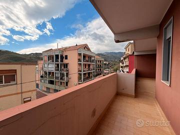 VIA POLVERIERA - Quadrivani ben disimpegnato con p