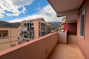 VIA POLVERIERA - Quadrivani ben disimpegnato con p