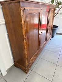 Credenza antica