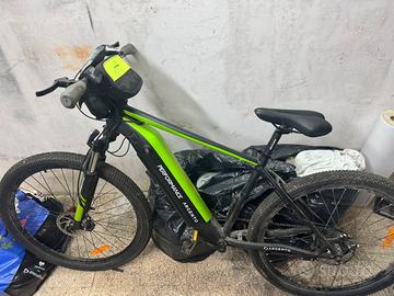 Bicicletta con pedalata assistita