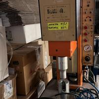 Pressa / saldatrice a ultrasuoni MECASONIC