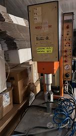 Pressa / saldatrice a ultrasuoni MECASONIC