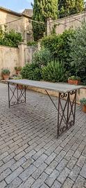 Tavolo da giardino artigianale