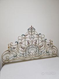 camera in ferro battuto