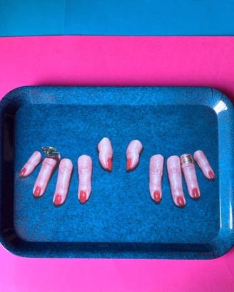 Vassoio Toiletpaper melamina by Maurizio Cattelan