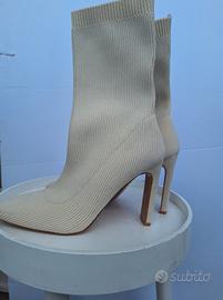 Stivaletti in tessuto color panna nr. 40 NUOVI