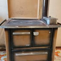 stufa a legna con forno 