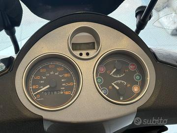 PIAGGIO CARNABY 200