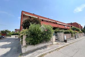 VILLA A SCHIERA A CALVISANO