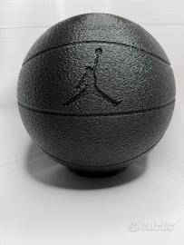 Salvadanaio a forma di palla da basket