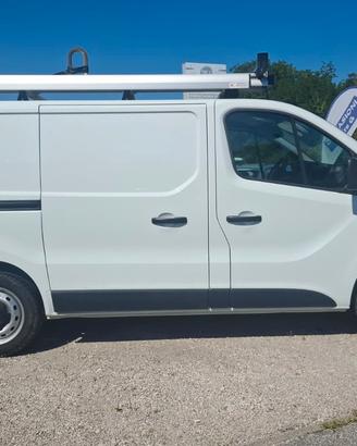 Renault Trafic 2.0 Tdi - Furgone 3 Posti - Anno 20