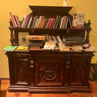 Libreria Credenza antica in legno massello