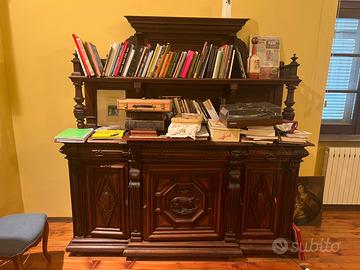 Libreria Credenza antica in legno massello
