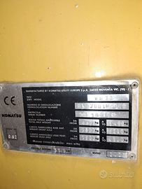 Pala gommata Komatsu wb70
