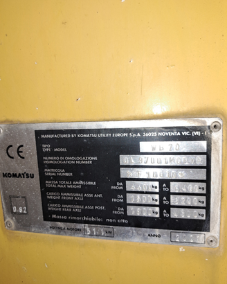Pala gommata Komatsu wb70