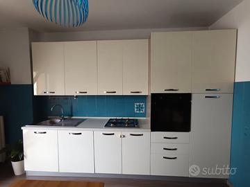 Cucina Completa Usata in Buone Condizioni - 3,30 m