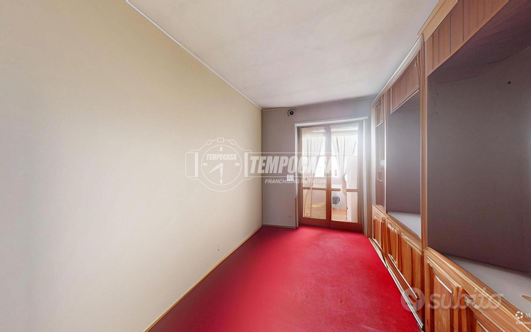 5+ LOCALI - VISTA PO - LUMINOSO! - Altro