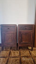 Comodini in legno con marmo grigio