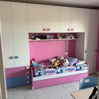 Mobili camera ragazzo-ragazza
