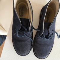 Polacchini scamosciati tipo Clarks