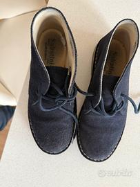 Polacchini scamosciati tipo Clarks